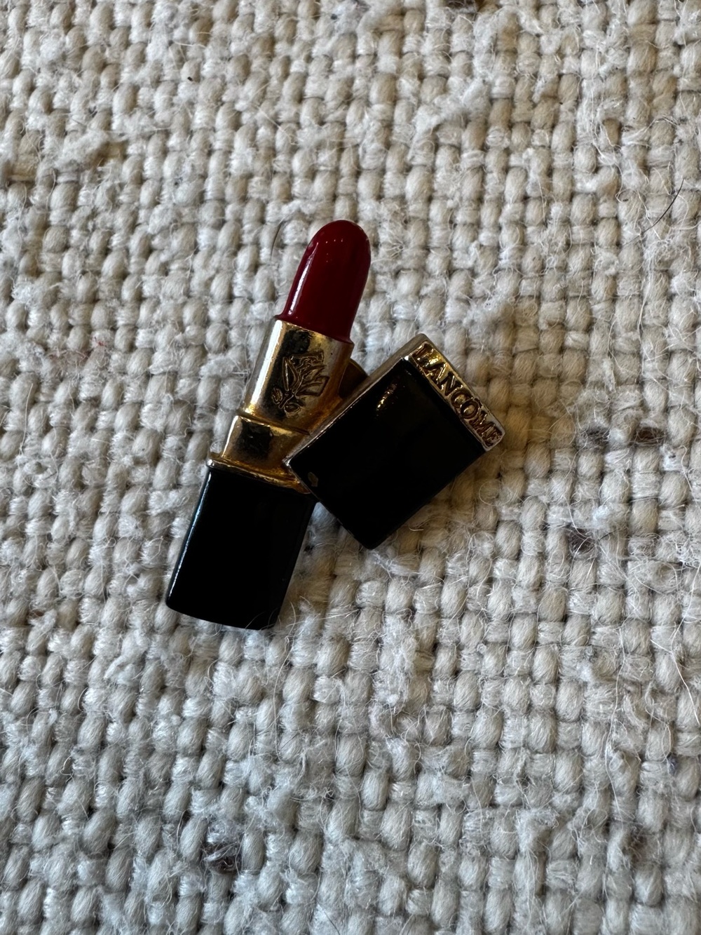 Lancôme Lipstick Figural Pin Brooch Red Black Gold Tone Makeup Beauty Cosmetic
